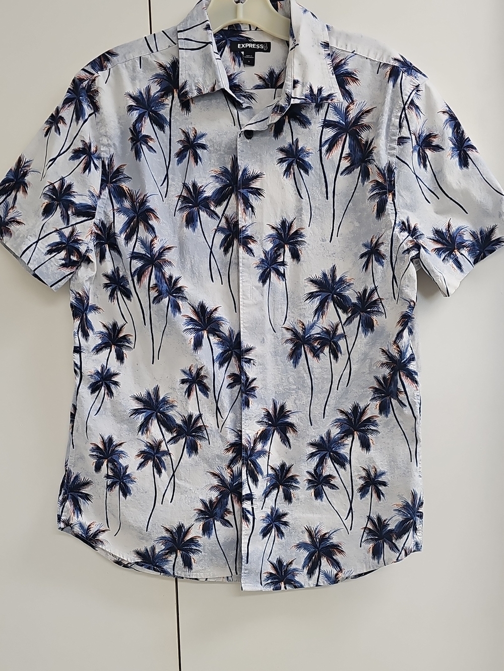 Express Men’s Short Sleeve Palm-Print Button-Down Shirt - White & Navy